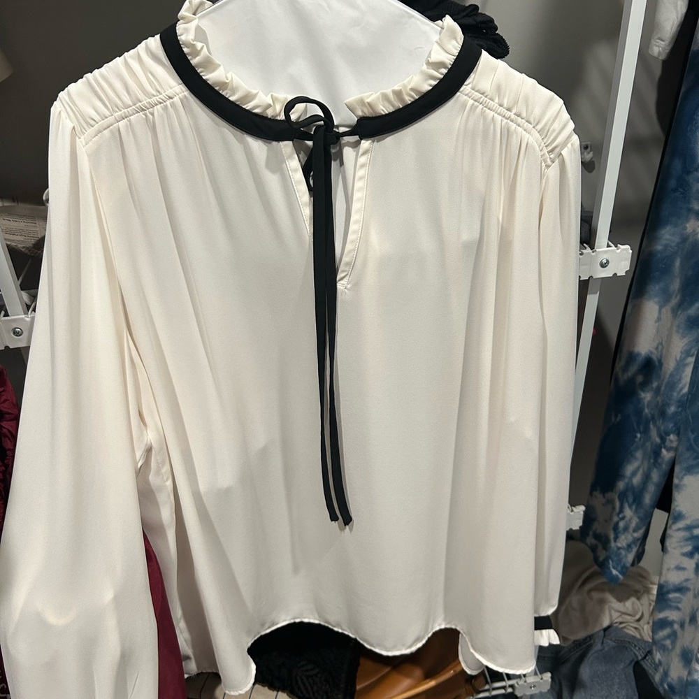 Women’s Loft long sleeved blouse with ruffles and bow. Size XL.